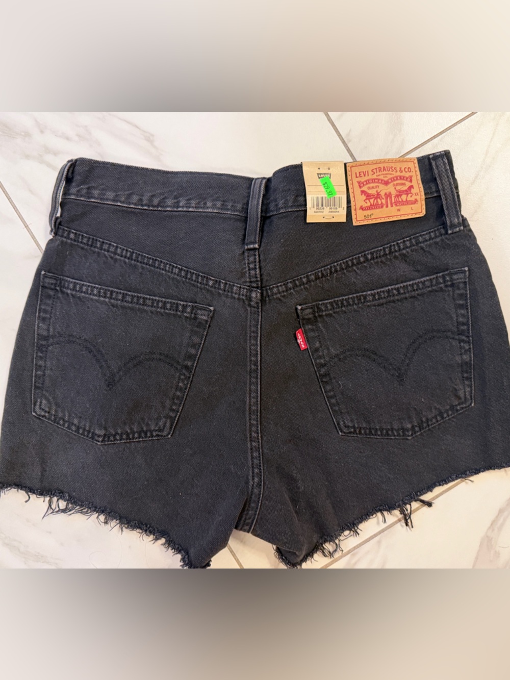 Levi's 501 High-Rise Black Denim Cutoff Shorts. NWT size 27. - Picture 2 of 4